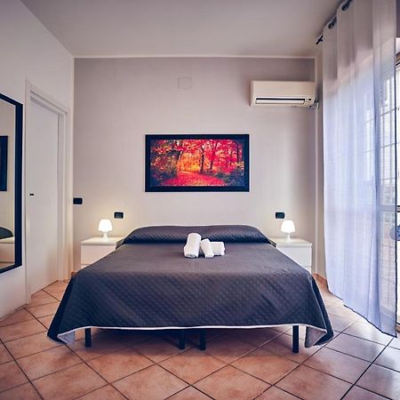Travelershome 7Metri Guesthouse Ciampino Luaran gambar
