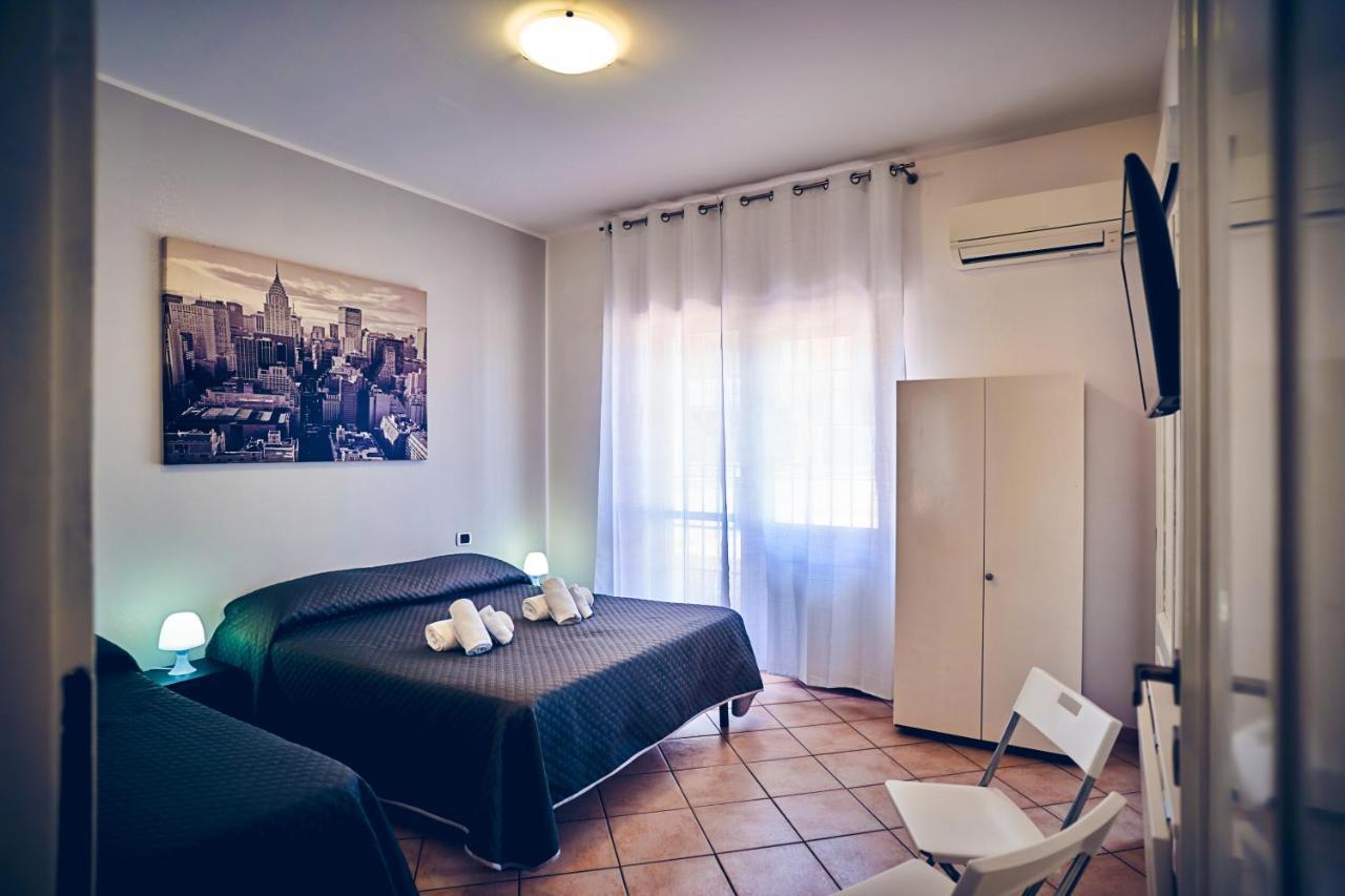 Travelershome 7Metri Guesthouse Ciampino Luaran gambar