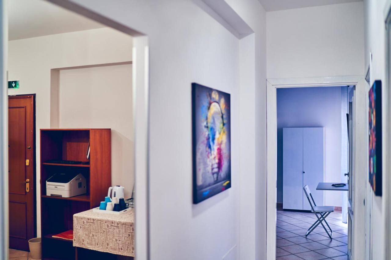 Travelershome 7Metri Guesthouse Ciampino Luaran gambar