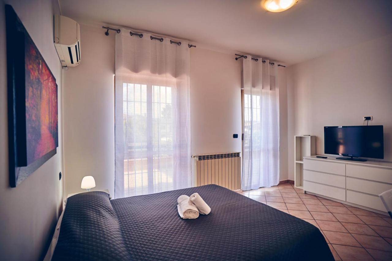 Travelershome 7Metri Guesthouse Ciampino Luaran gambar