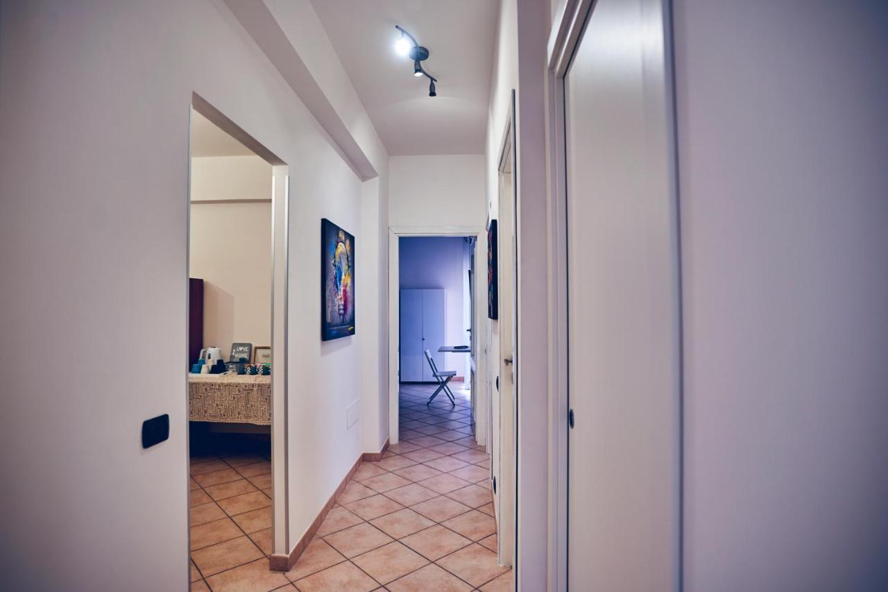 Travelershome 7Metri Guesthouse Ciampino Luaran gambar