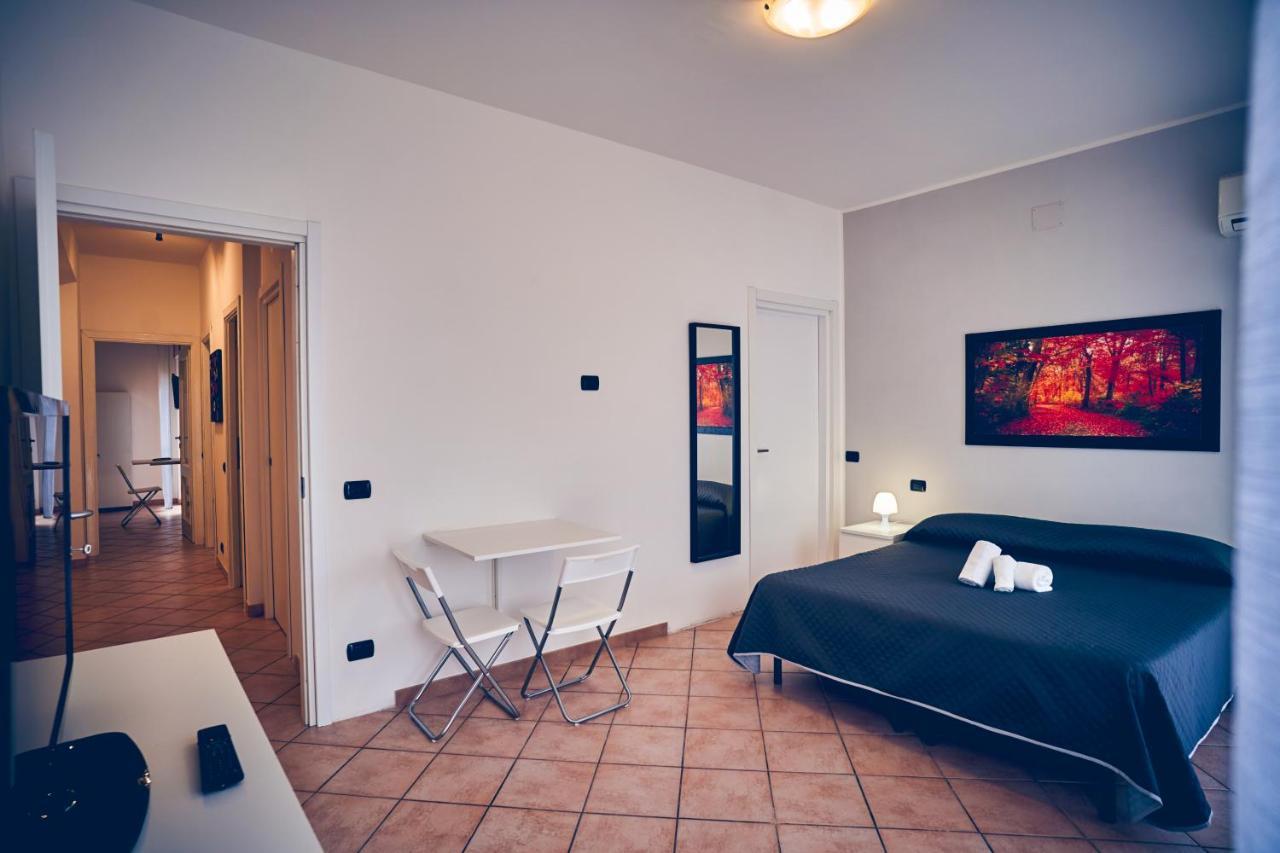 Travelershome 7Metri Guesthouse Ciampino Luaran gambar