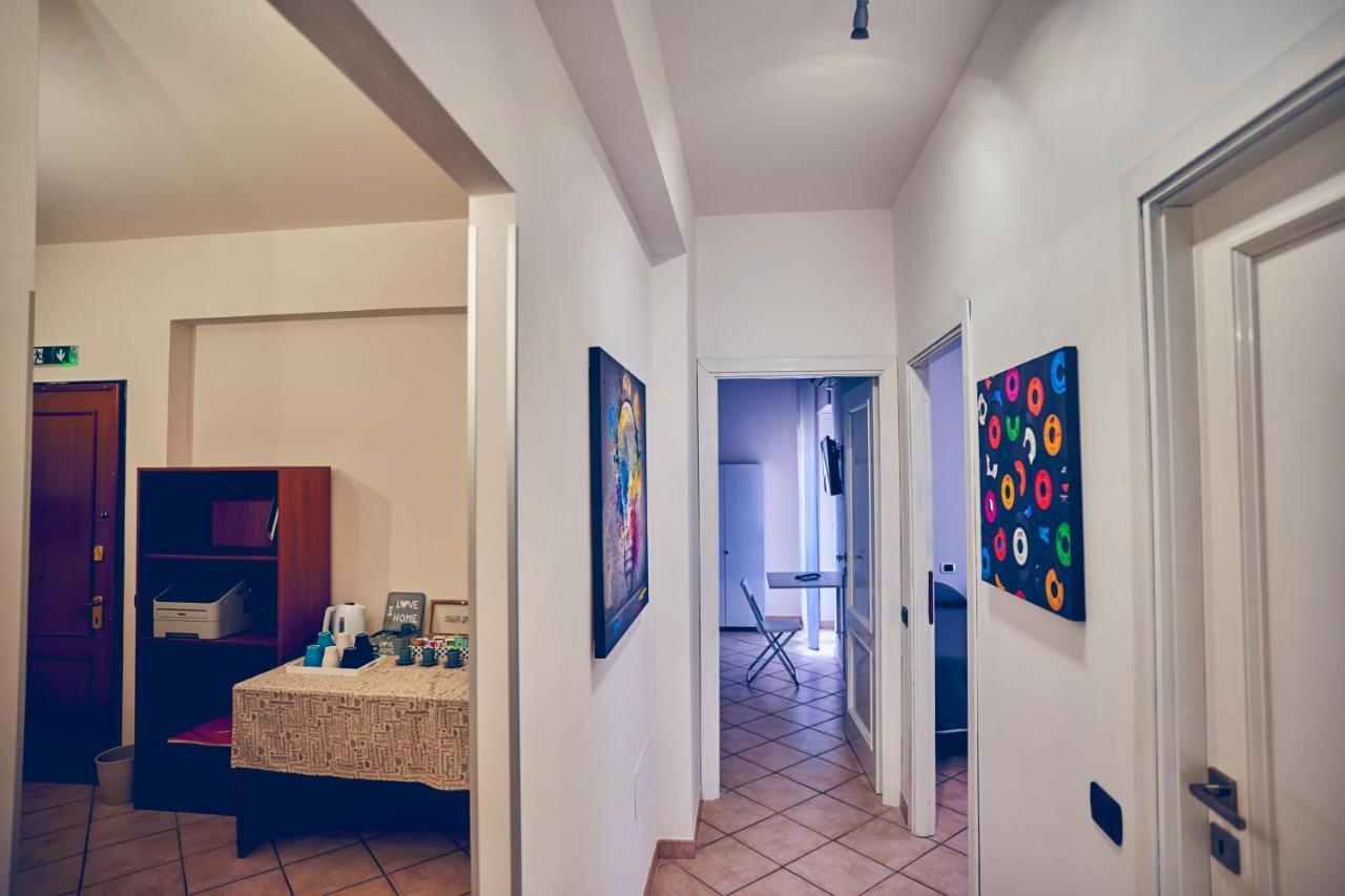 Travelershome 7Metri Guesthouse Ciampino Luaran gambar