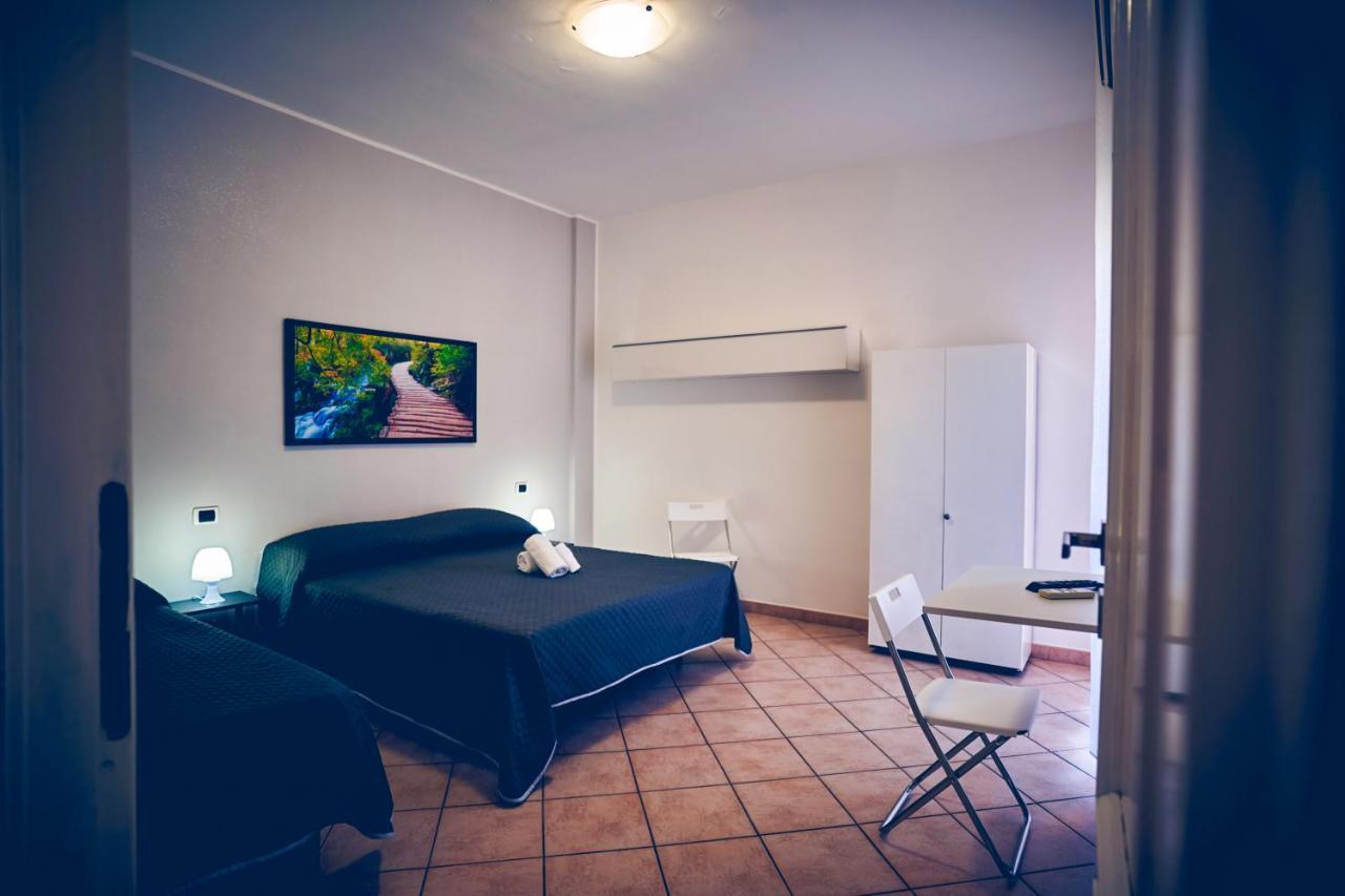 Travelershome 7Metri Guesthouse Ciampino Luaran gambar
