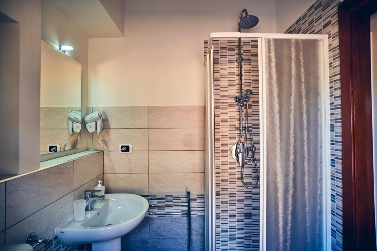Travelershome 7Metri Guesthouse Ciampino Luaran gambar